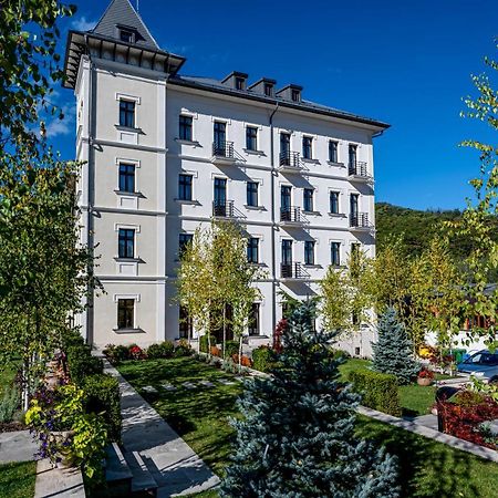 Hotel Carolin Călimăneşti Exterior foto