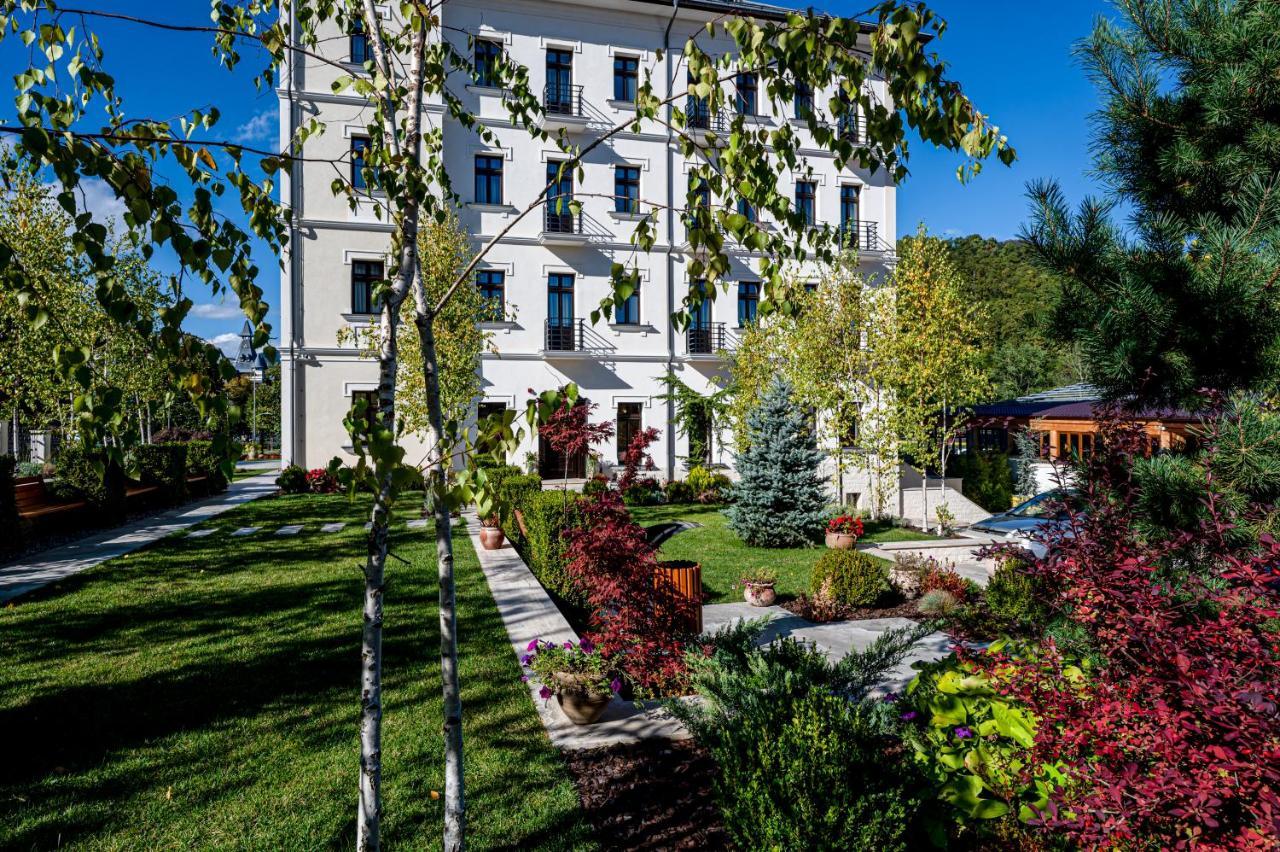 Hotel Carolin Călimăneşti Exterior foto